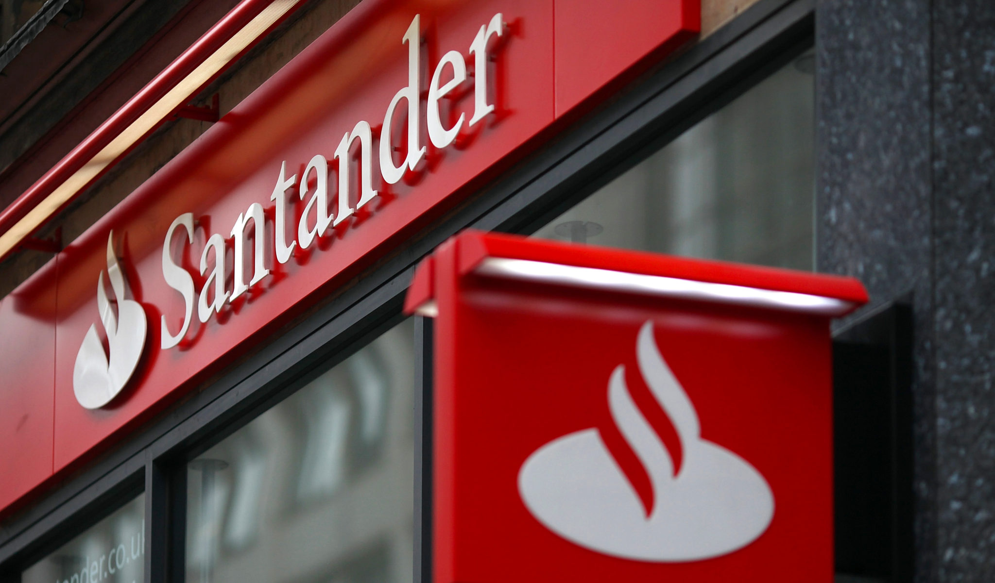 Банк Santander разрабатывает приложение для платежей в Ripple