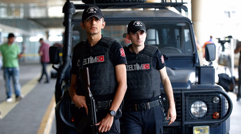 Полиция Турции