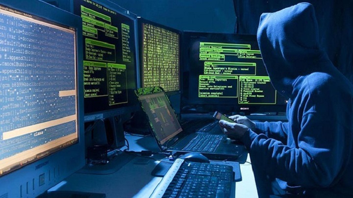Хакеры Anonymous заявили о взломе QIWI
