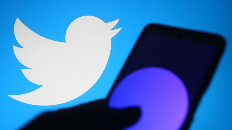 Совет директоров Twitter рекомендует продать соцсеть Маску