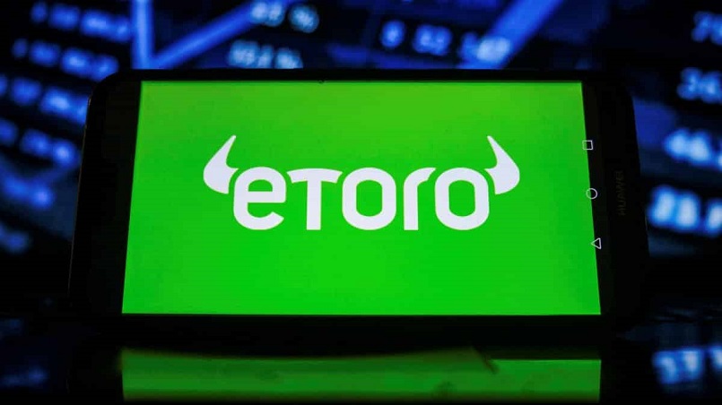 eToro приостановила процесс выхода на фондовую биржу