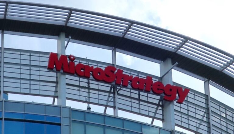 Компания MicroStrategy докупила биткоинов