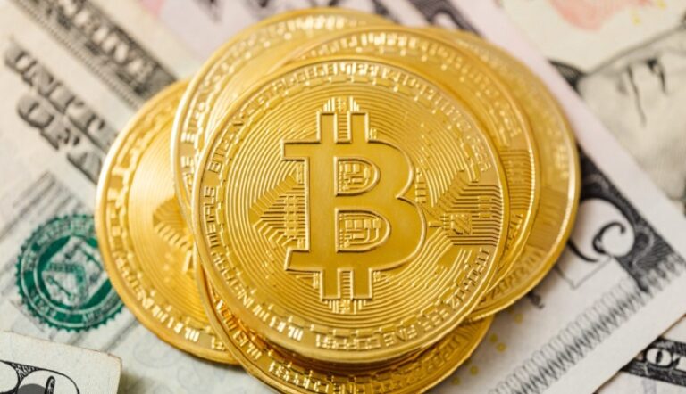 Мнение: ETF вынудил инвесторов переключиться с золота на биткоин