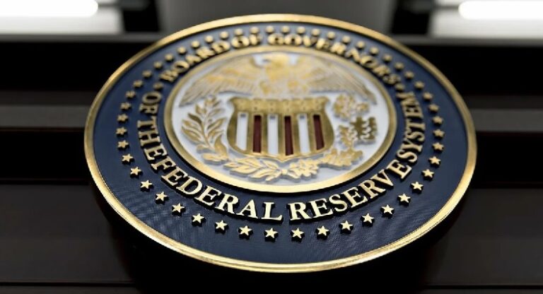 ФРС США решила не менять ключевую ставку